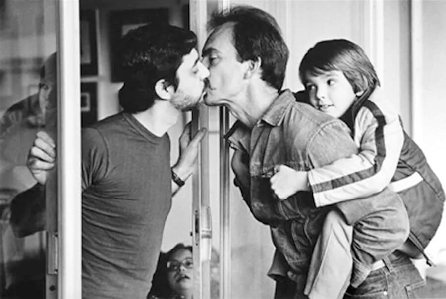 1983, ecco la prima foto con genitori gay pubblicata su una rivista di massa