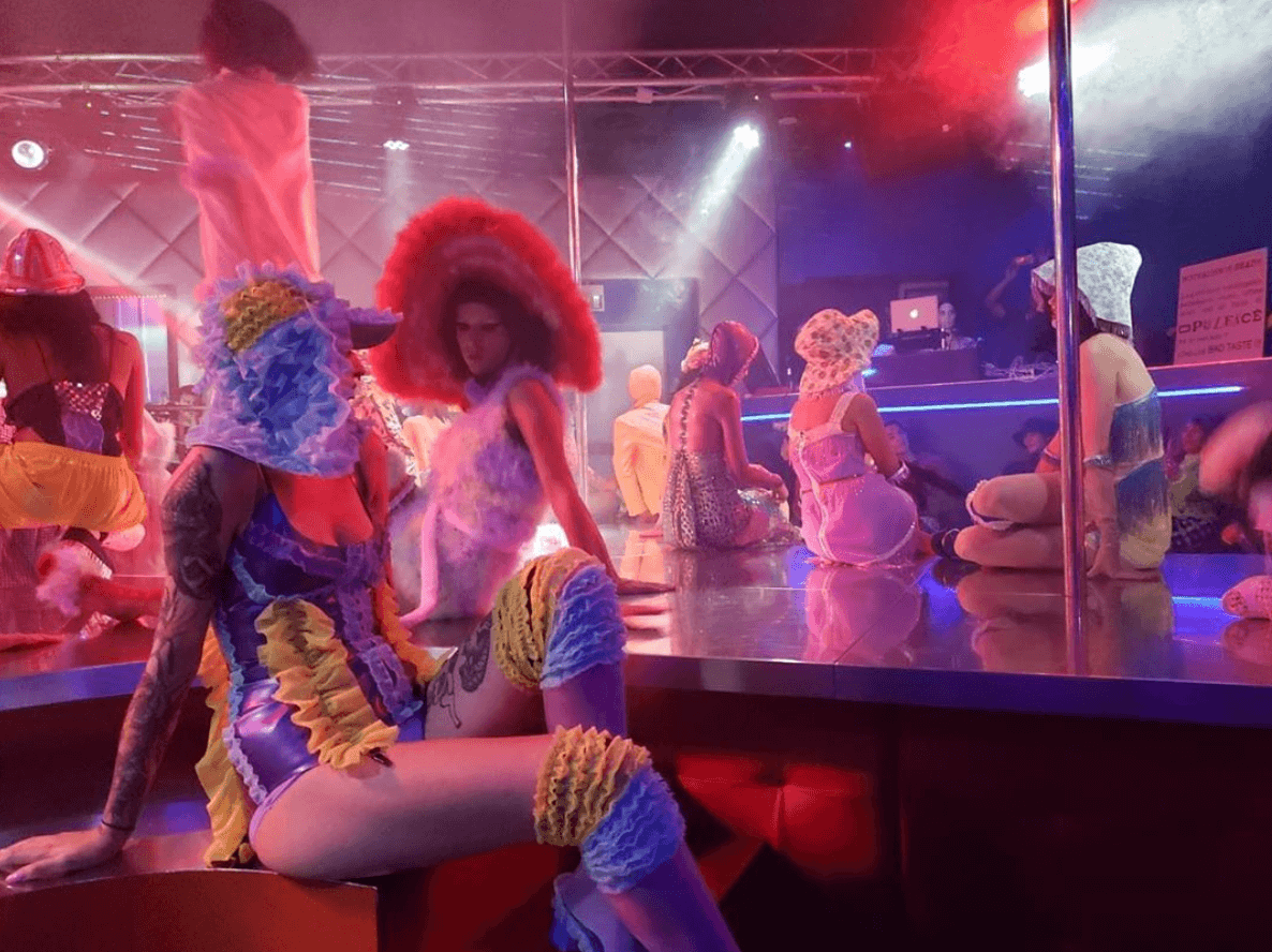 Adriana Hot Couture: quando la moda ci può far ancora divertire - AHC 3 - Gay.it