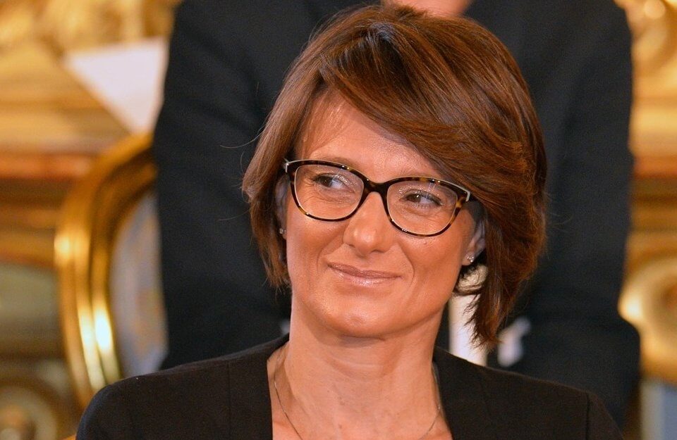 Fase 2 e il dilemma “Congiunti”, parla il ministro Elena Bonetti: “lo sono anche fidanzati e coppie di fatto”