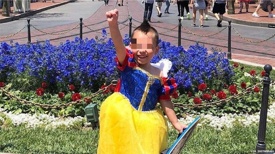 Evan, il bimbo autistico di 4 anni che ama vestirsi da principessa Disney