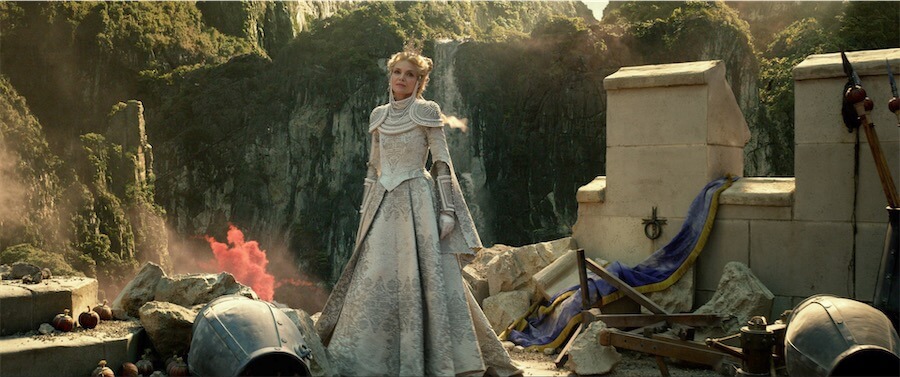 Maleficent – Signora del Male, la recensione: un inno alla diversità e all'inclusione - Maleficent %E2%80%93 Signora del Male 3 - Gay.it