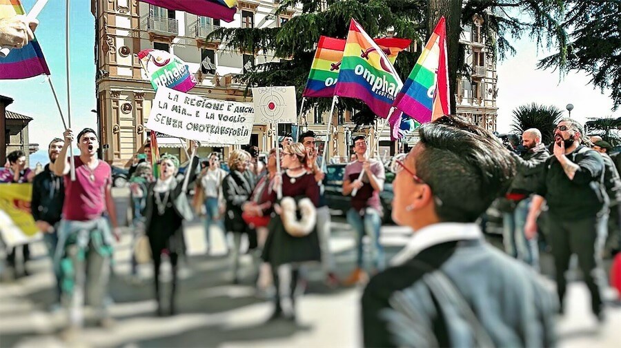Umbria, Omphalos alla neo presidente Tesei: "Osserveremo ogni singolo passo che farete" - Umbria Omphalos - Gay.it