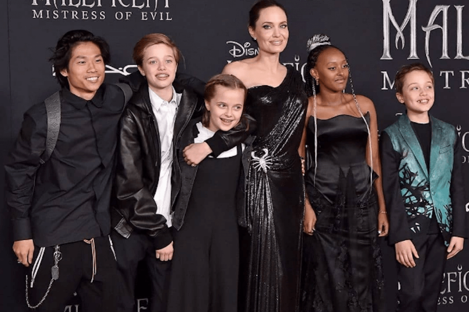 Angelina Jolie: 'mia figlia Shiloh desidera indossare abiti maschili ed essere chiamata John' - jolie - Gay.it