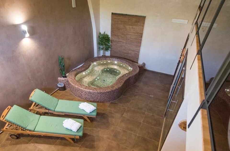 Voglia di una vacanza gay-friendly all'insegna del benessere? - momentum gay 2 e1571404908672 - Gay.it