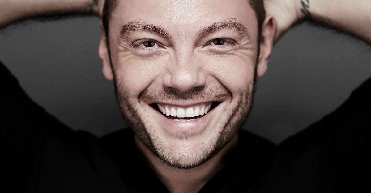 Tiziano Ferro: svelato il misterioso duetto, la tracklist e la cover del nuovo album ‘Accetto Miracoli’