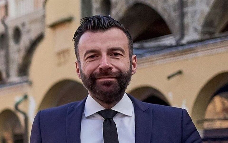 Alessandro Zan a Gay.it: “La legge contro l’Omofobia prevede finanziamenti per case rifugio”, la video intervista
