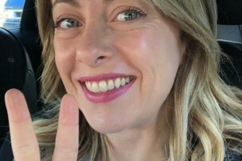DDL Zan, Meloni: "Legge censura che porta il gender nelle scuole. Cosa è il gender? Non lo so" - Giorgia Meloni cade dal pero - Gay.it