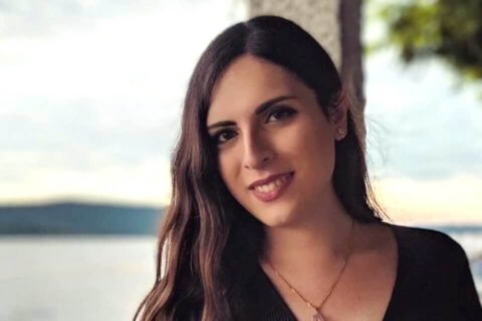 Giovanna Vivinetto, l’insegnante trans  licenziata denuncia la scuola