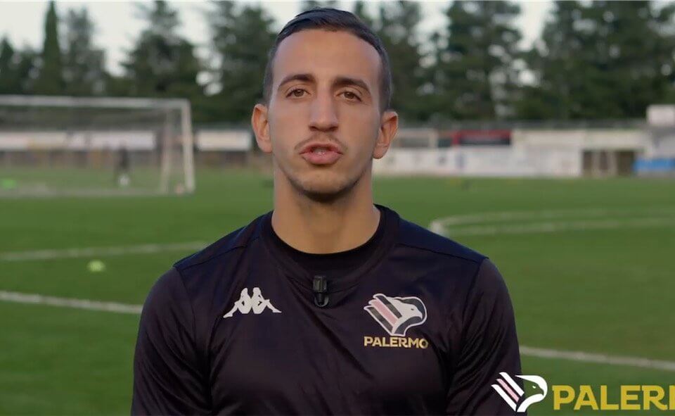 Il Palermo Calcio contro l’omofobia: “mettiamola in fuorigioco” – lo spot social