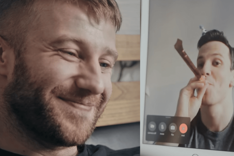 L’amore non conosce distanze, il meraviglioso spot di Natale con coppia gay – VIDEO