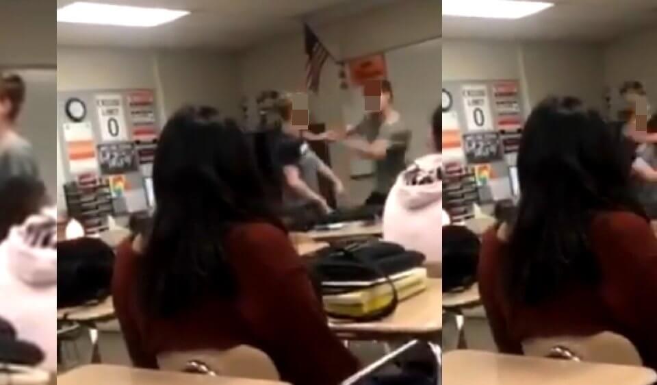 Pugni al compagno di classe omofobo che lo insulta, il video è virale