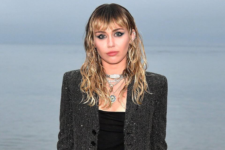 Miley Cyrus: la cameleontica e provocatoria cantautrice pansessuale compie 27 anni
