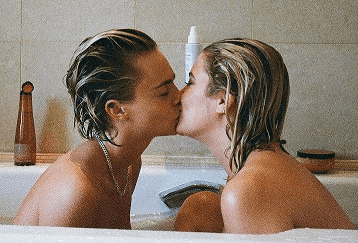 Cara Delevingne: "Weinstein mi disse "se vuoi fare l'attrice non puoi essere lesbica"" - Cara Delevingne dolcissimi auguri allamata Ashley Benson - Gay.it