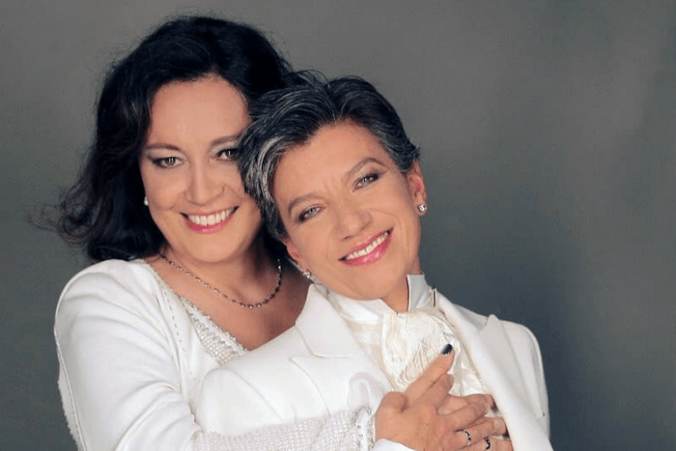 Claudia López, la prima sindaca lesbica di Bogotà ha prestato giuramento: "Siamo tutti uguali!" - Claudia Lopez - Gay.it
