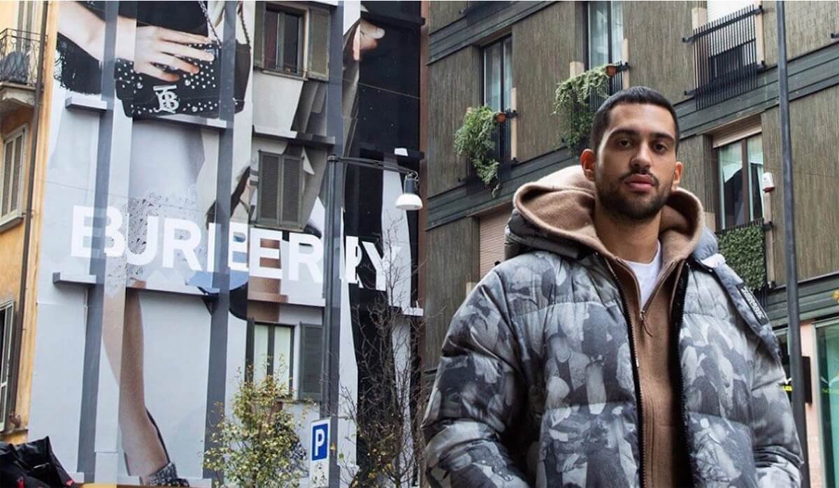 Mahmood, il gigantesco murales a Milano e nuovo singolo in radio con Karate – foto e video
