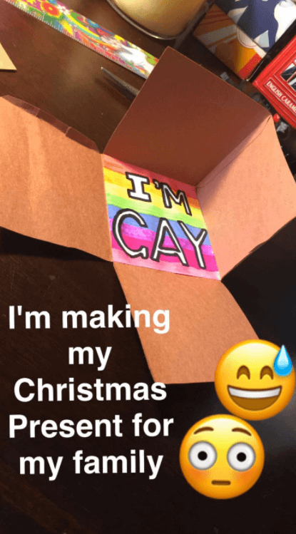 Ecco come fare un coming out originale a Natale in famiglia - coming out natale 00003 - Gay.it