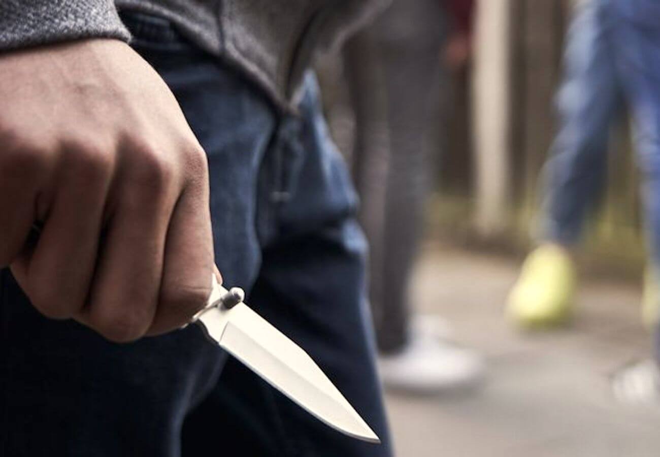 Napoli, 17enne gay accoltella il compagno che non voleva cancellare alcune foto intime