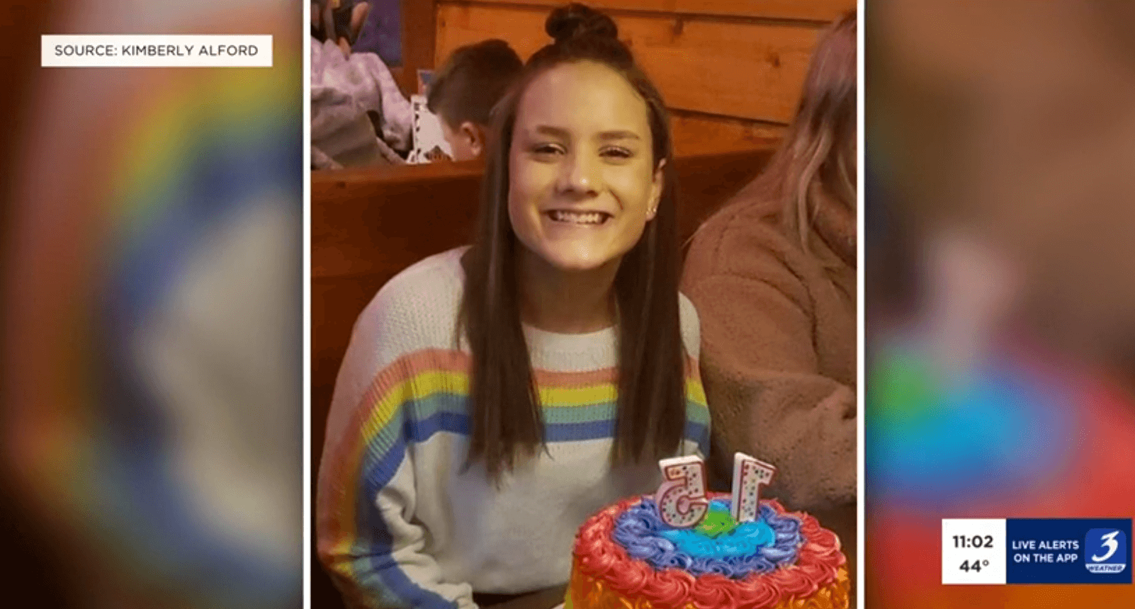 15enne espulsa da una scuola cristiana per aver indossato un maglione arcobaleno - Schermata 2020 01 15 alle 00.12.09 - Gay.it
