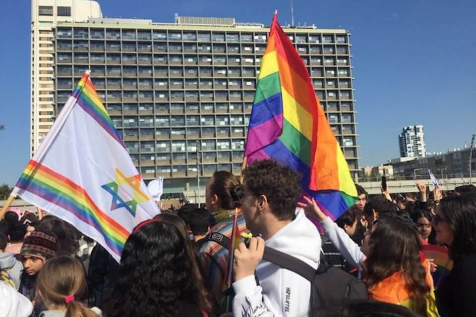 Tel Aviv, tutti in piazza contro il ministro omofobo - Tel Aviv tutti in piazza contro il ministro omofobo - Gay.it