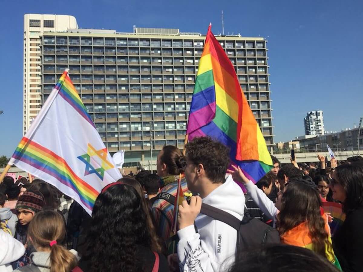 Tel Aviv, tutti in piazza contro il ministro omofobo