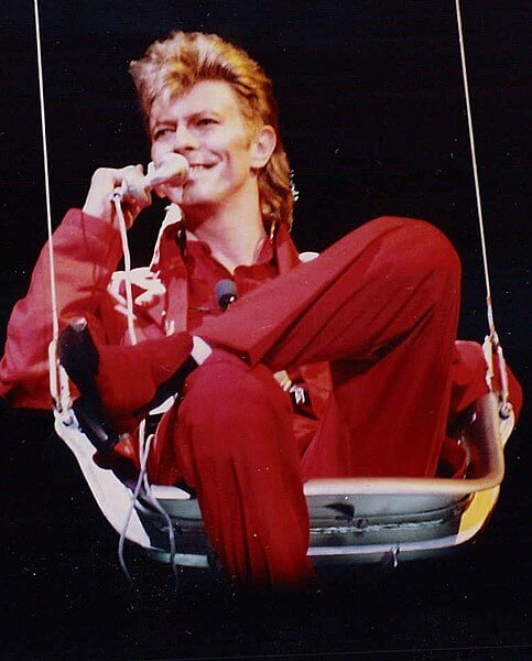 Quattro anni fa ci lasciava David Bowie, trasgressiva icona della musica mondiale - david - Gay.it