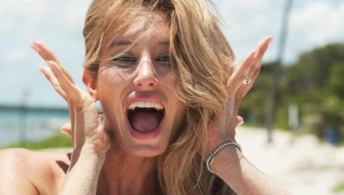 Stella Manente, dall’inneggiare Hitler al Pride alla prima serata tv con La Pupa e il Secchione