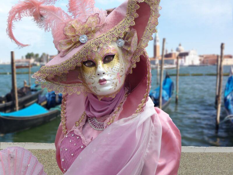 Carnevale a Venezia: organizza la tua vacanza gay-friendly tra maschere e travestimenti - 1 - Gay.it