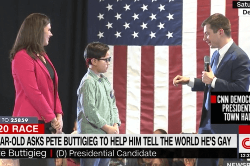 Bimbo di 9 anni chiede consigli sul coming out a Pete Buttigieg: 'Voglio essere coraggioso come te' - Bimbo di 9 anni chiede consigli sul coming out a Pete Buttigieg - Gay.it