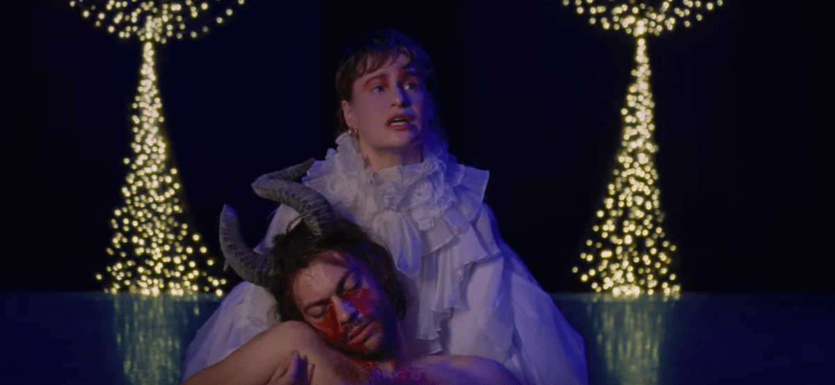 “La vita nuova” di Christine and the Queens è un’opera teatrale queer – il fantastico video