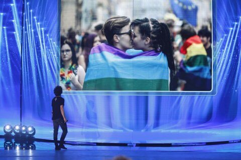 Le Sardine nel serale di Amici 2020 contro l'omofobia e la politica dell'intolleranza - MATTIA SANTORI Y0A5708 - Gay.it