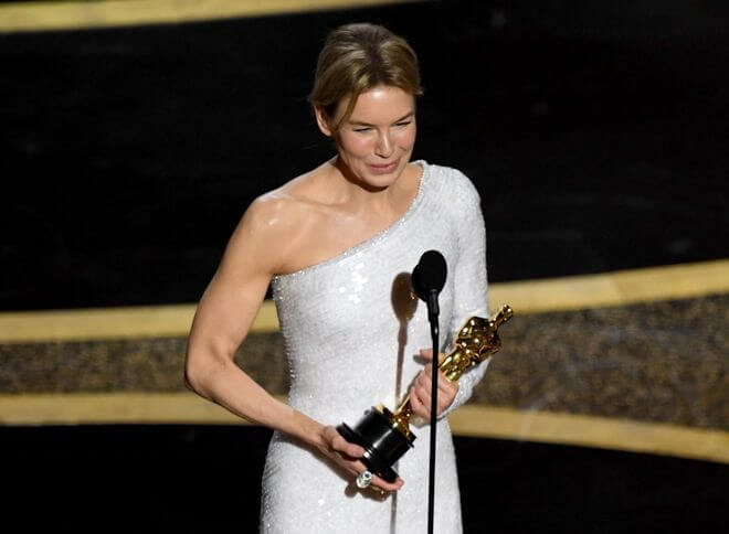 Oscar 2020, vince a sorpresa il sudcoreano Parasite di Bong-Joon Ho - Oscar 2020 Ren%C3%A9e Zellweger - Gay.it