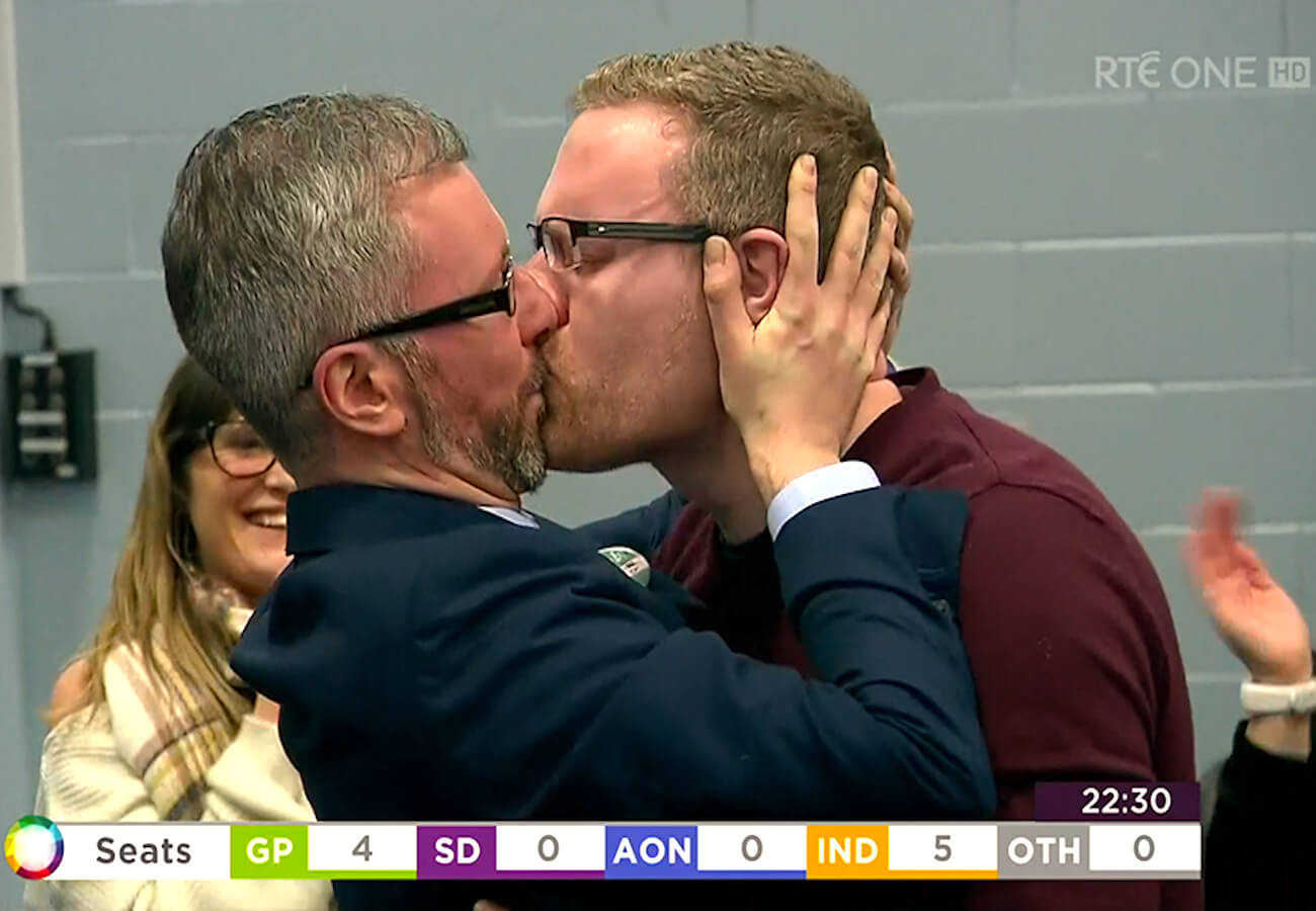 Bacio gay in diretta nazionale del candidato irlandese dei Verdi dopo la vittoria