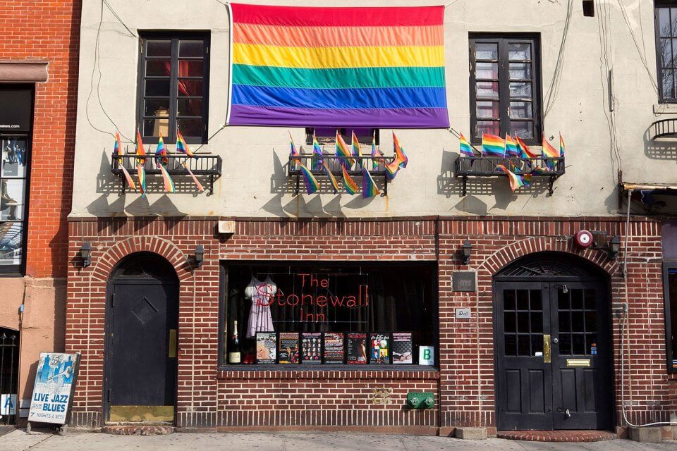 Il mondo si è stretto attorno allo Stonewall INN: raccolti oltre 300.000 dollari per salvarlo dalla chiusura - Stonewall Inn - Gay.it