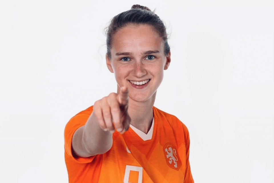 Vivianne Miedema, calciatrice lesbica dichiarata: “Se solo un calciatore famoso facesse coming out…”