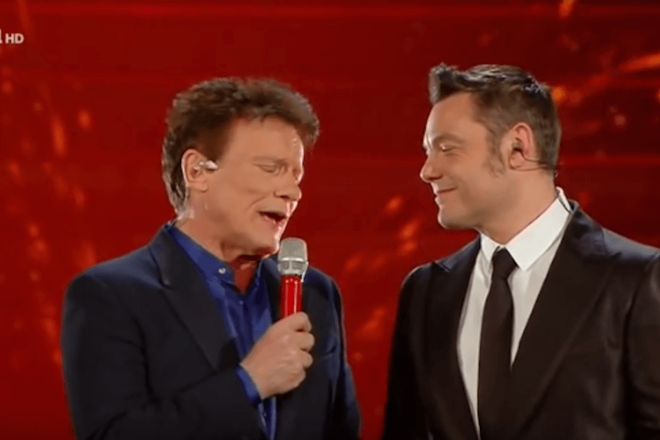 Massimo Ranieri e Tiziano Ferro, iconico duetto con Perdere l’Amore – il video
