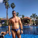 Relax in piscina per Keegan Hirst - Thumbnail