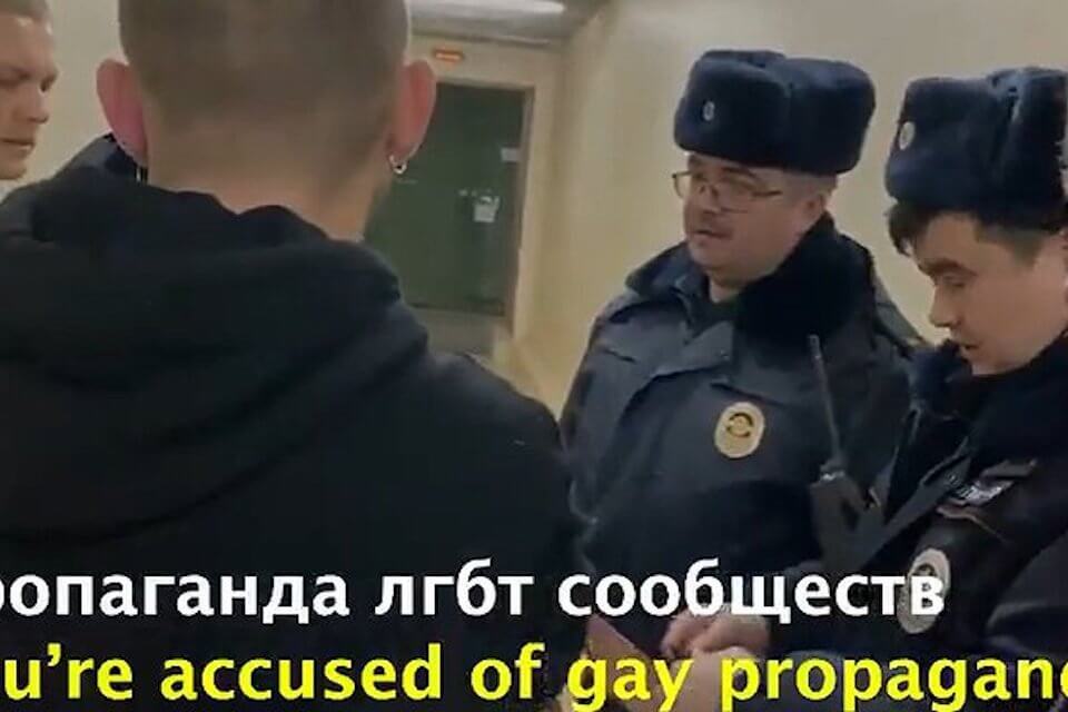 Pussy Riot, polizia russa irrompe sul set del nuovo video: "è propaganda gay" - pussy riot.jpg.750x400 q85 box 0221500821 crop detail - Gay.it