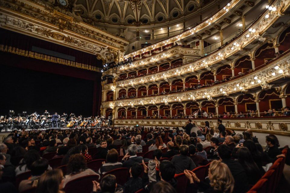 Bari, omofobia ai danni dei lavoratori del Teatro Petruzzelli?