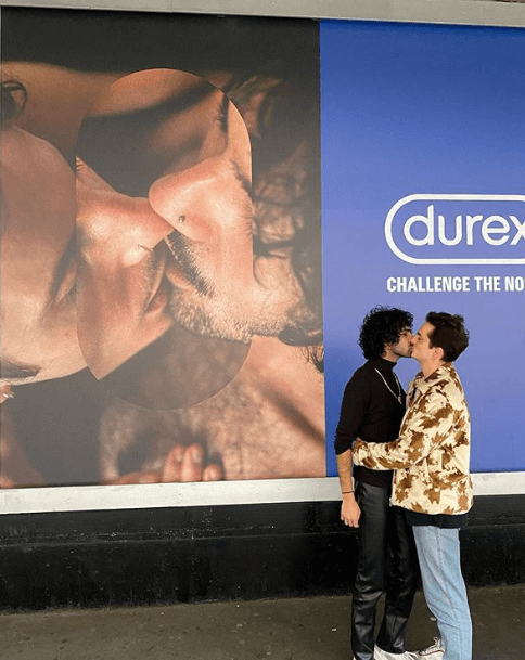 Le foto di una campagna pubblicitaria come stimolo ad accettare sé stessi - durex gay 00003 - Gay.it