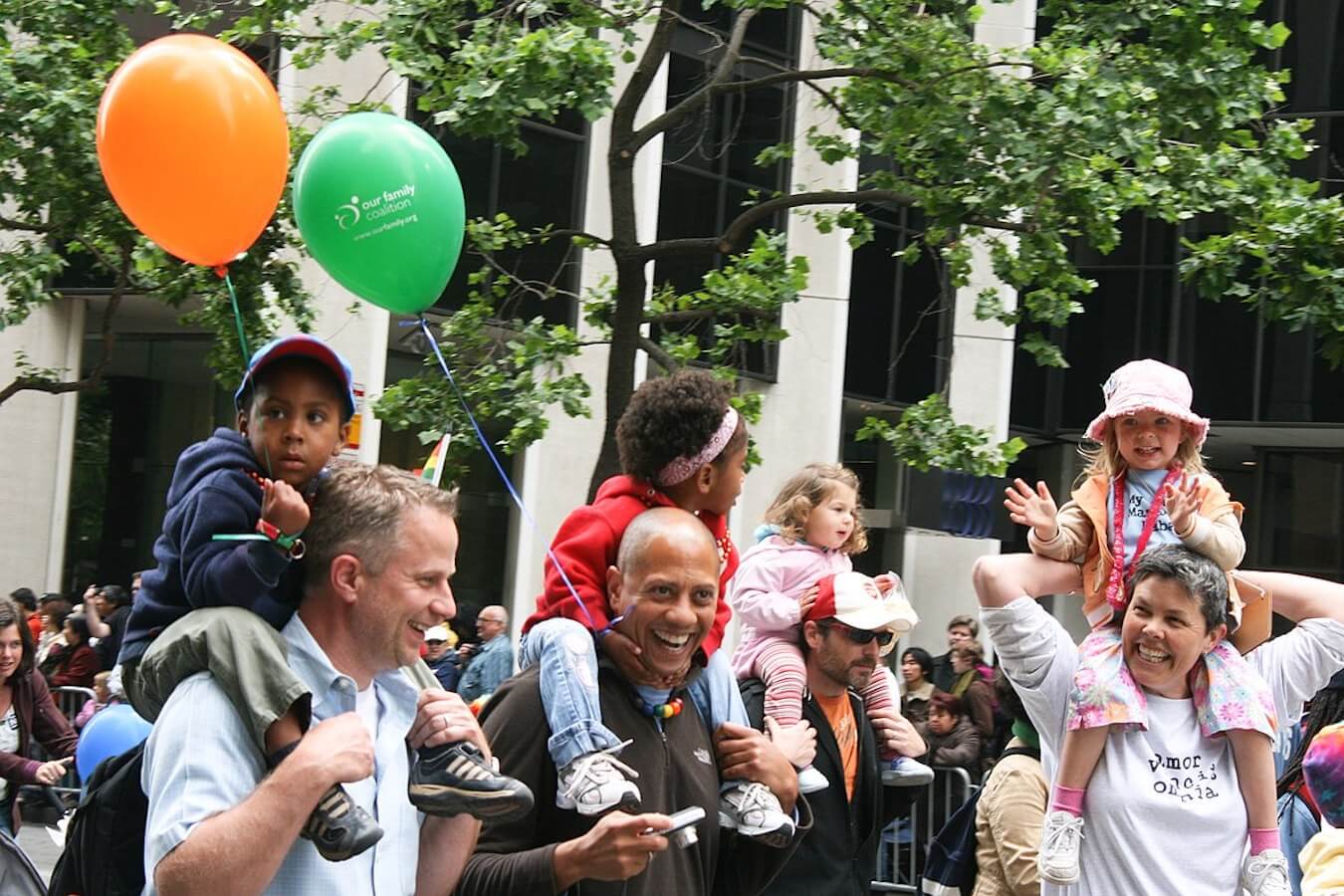 Finlandia: prime storiche adozioni per due coppie gay