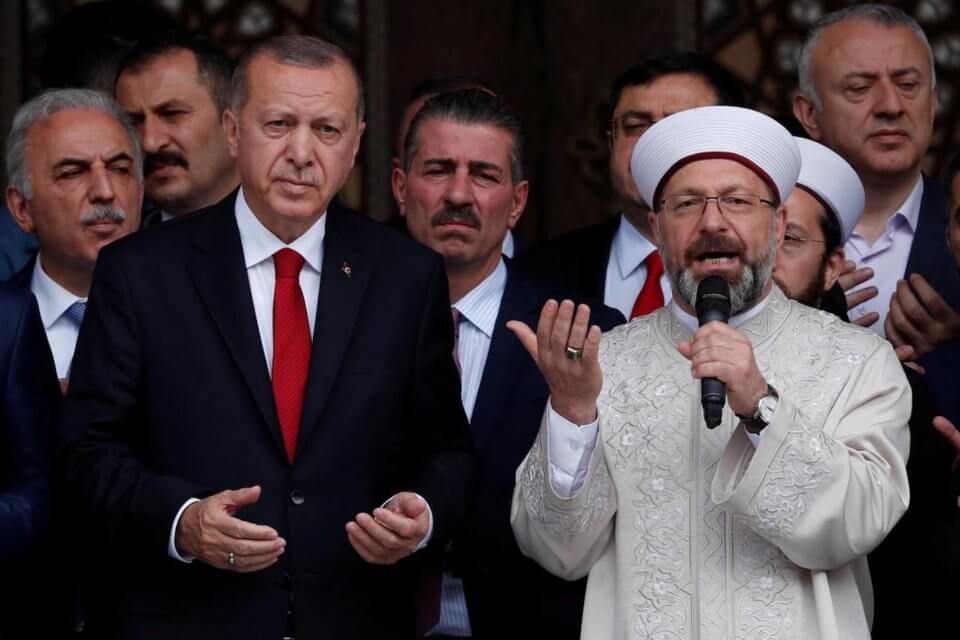 Turchia, ‘Omosessualità causa malattia’: le parole dell’imam sostenuto da Erdogan