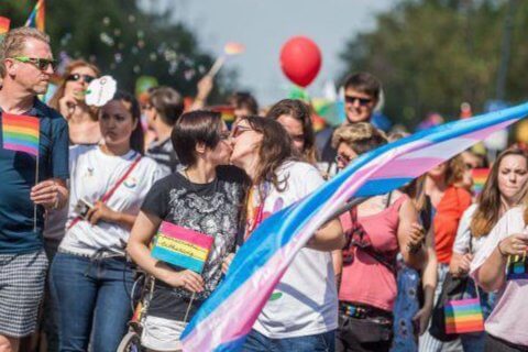 Se in Italia si litiga sul DDL Zan, Francia e Spagna approvano leggi pro persone trans e procreazione assistita - transgender - Gay.it