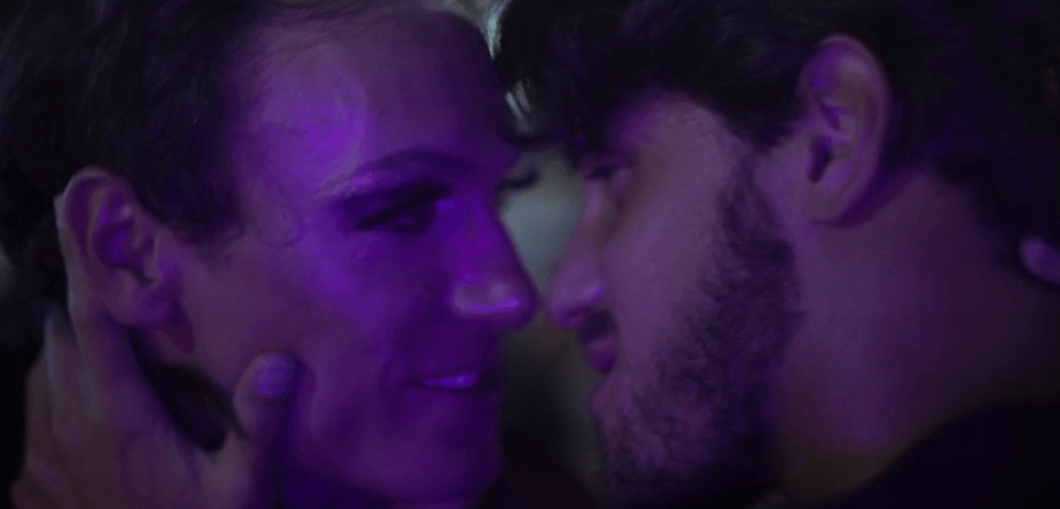 Venere è un Ragazzo, il corto queer tra crossdressing e passione lgbt – VIDEO