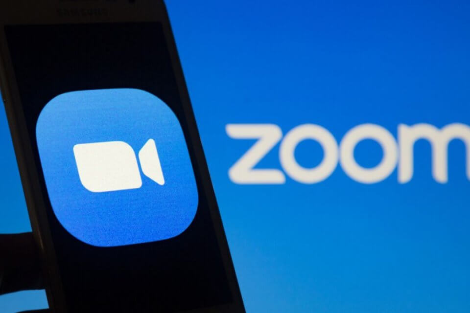Zoom dichiara guerra ai festini sessuali in videochiamata