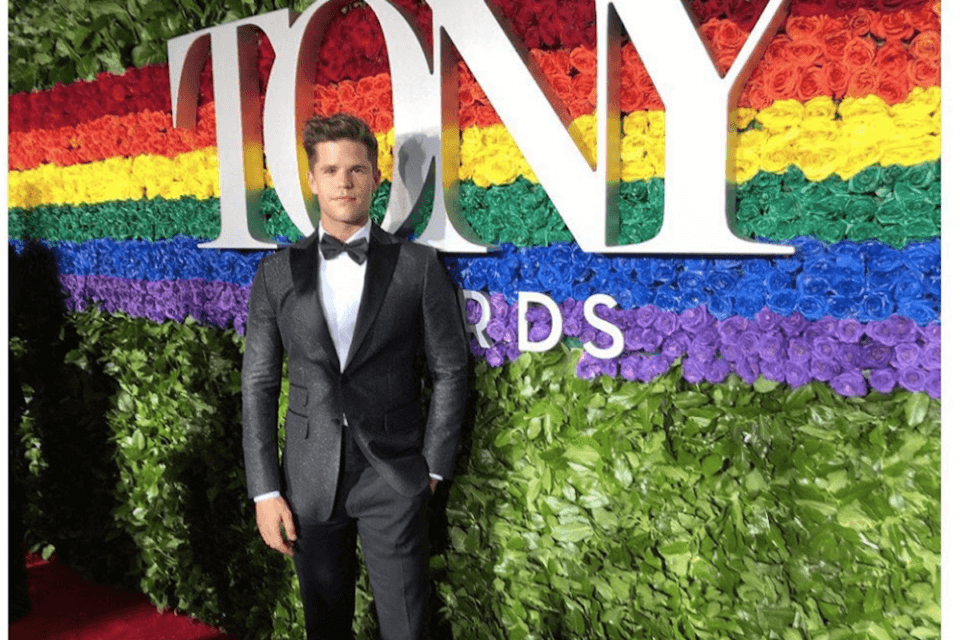 Charlie Carver e il coming out: “avevo paura, provavo vergogna, ma noi persone LGBT siamo speciali e resistenti”