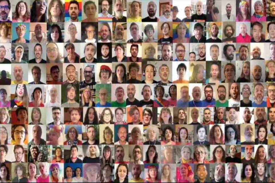 200 coriste e coristi LGBT cantano “Bella Ciao” per la Giornata Mondiale contro l’OmoBiTransfobia – video