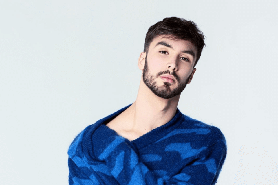 Guillaume Cizeron, l’olimpionico fa coming out e presenta il fidanzato: “Condividete l’Amore”