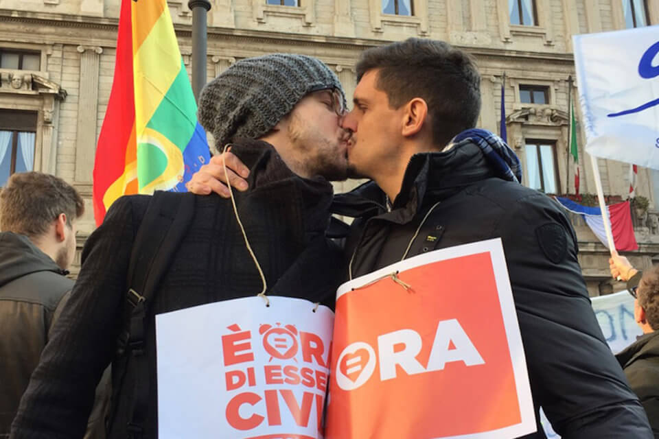 Ricongiungimento familiare negato a coppia gay: cittadini di serie B anche ai tempi del Covid 19