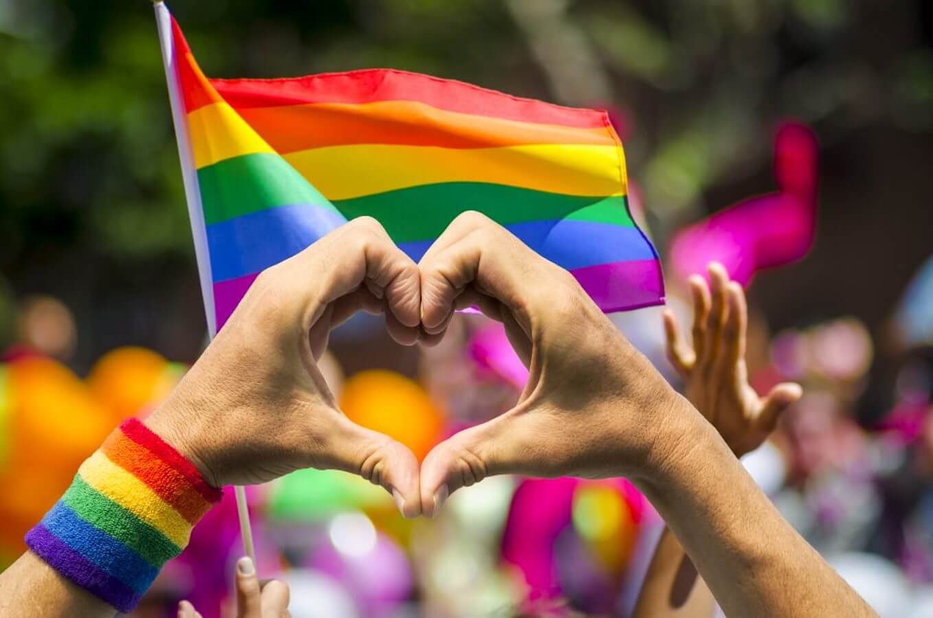 La storia della comunità LGBT+ nei libri e nei programmi scolastici d’Italia, parte la raccolta firme