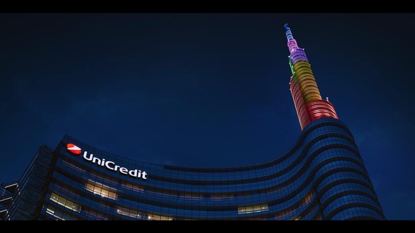 Milano Pride 2020, Palazzo Marino finalmente arcobaleno - la foto - 106029655 3126519170719421 3676127079789374148 o - Gay.it